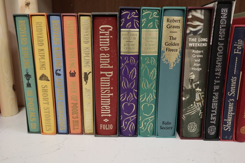 Folio Society - 32 vols, including Kipling, Rudyard (5 works), Gra ves, Robert (4 works), all in slip cases